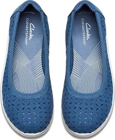 Clarks Breeze Roam Women's Flat Shoes Blue Textile : 9 D - Wide, Polyester/Rubber - Image 2