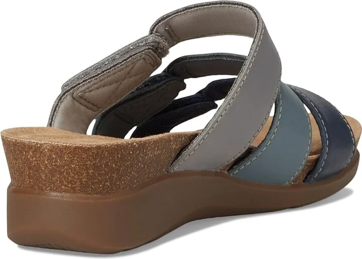 Clarks Calenne Lily Women's Sandals Navy Leather : 9.5 D - Wide, Leather/Rubber - Image 4