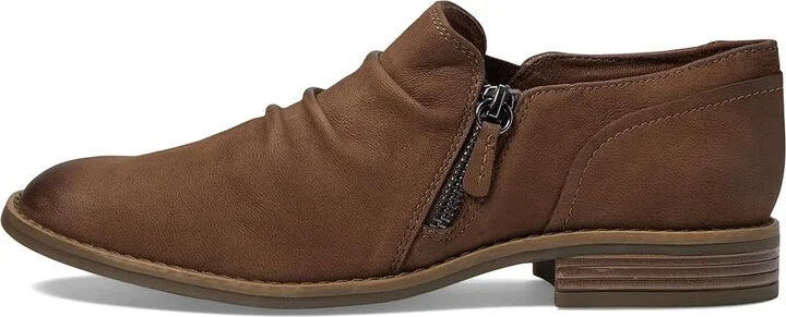 Clarks Camzin Pace Women's Flat Shoes Taupe Nubuck : 8.5 B - Medium - Image 6