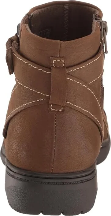 Clarks Carleigh Dalia Women's Boots Taupe Nubuck : 6 B - Medium, Leather - Image 3