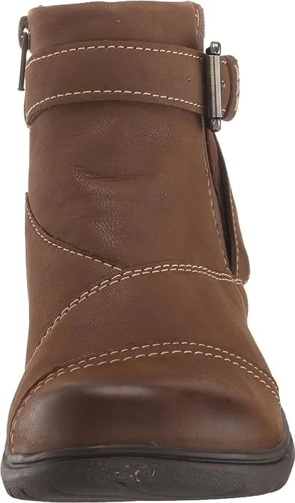 Clarks Carleigh Dalia Women's Boots Taupe Nubuck : 6 B - Medium, Leather - Image 4