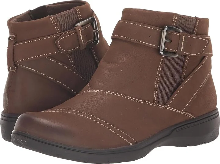 Clarks Carleigh Dalia Women's Boots Taupe Nubuck : 6 B - Medium, Leather