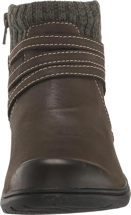 Clarks Carleigh Lane Women's Boots Dark Green Nubuck : 6.5 B - Medium, Leather/Rubber/Textile - Image 4
