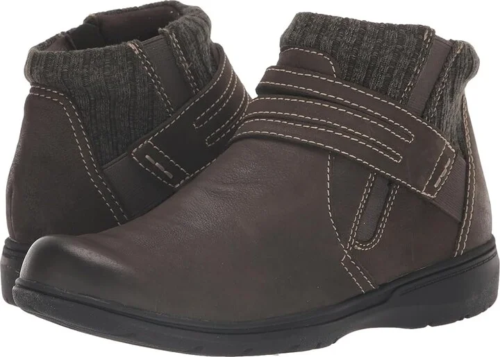 Clarks Carleigh Lane Women's Boots Dark Green Nubuck : 6.5 B - Medium, Leather/Rubber/Textile
