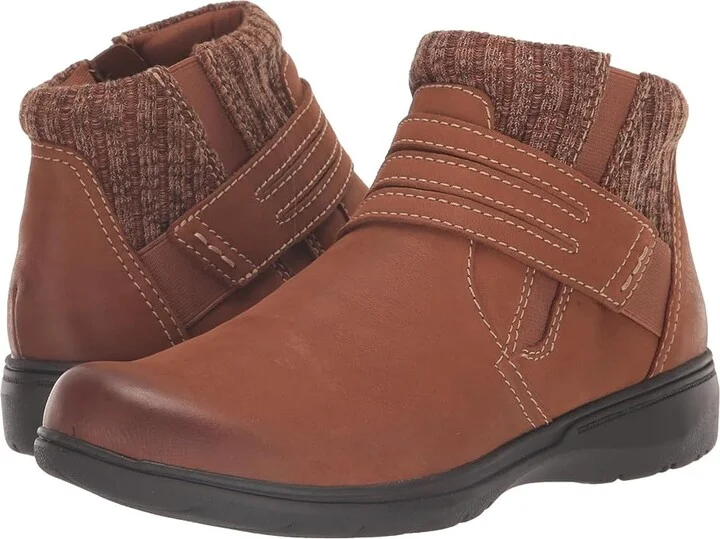 Clarks Carleigh Lane Women's Boots Dark Tan Nubuck : 6.5 B - Medium, Leather/Rubber/Textile