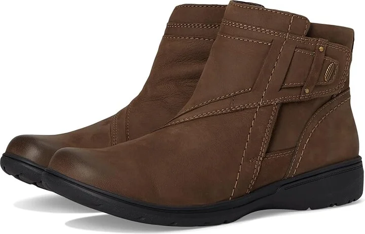 Clarks Carleigh Style Women's Boots Mushroom Nubuck : 5 B - Medium, Leather/Rubber