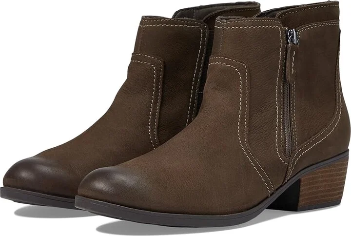 Clarks Charlten Ave Women's Boots Slate Nubuck : 9 D - Wide, Leather