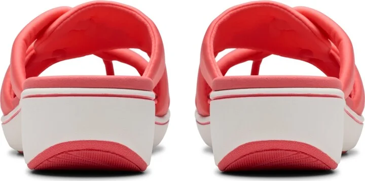 Clarks Cloudsteppers Women's Breeze Rae Cam Slip-On Flat Sandals - Image 11