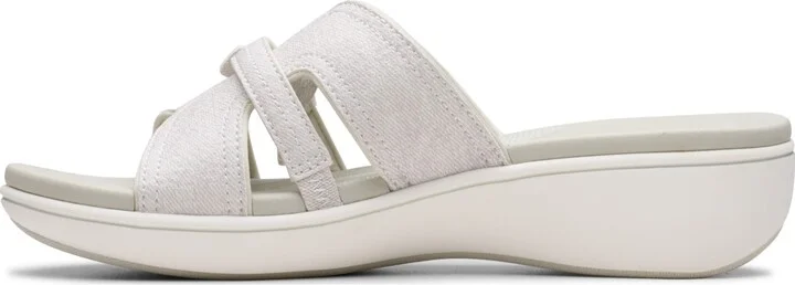 Clarks Cloudsteppers Women's Breeze Rae Mia Slip-On Flat Sandals - Image 8