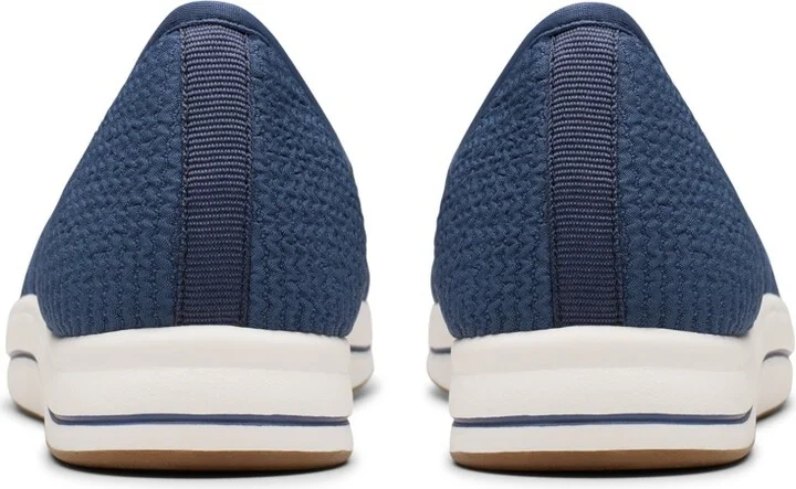 Clarks Cloudsteppers Women's Breeze Stretch Slip-On Shoes - Image 11