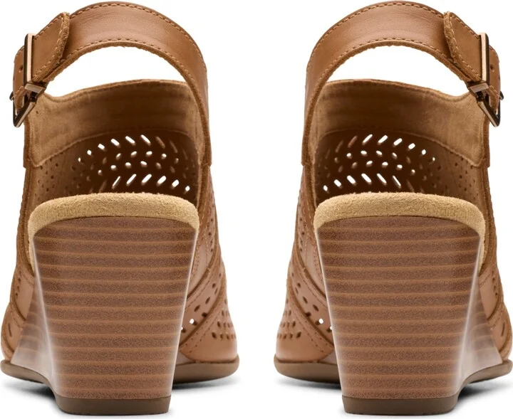 Clarks Collection Women's Emmalae Hope Wedge Sandals - Image 3