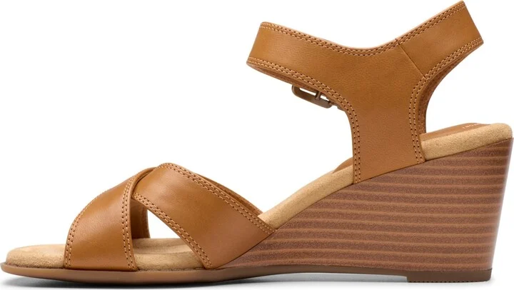 Clarks Collection Women's Emmalae Iris Wedge Sandals - Image 8