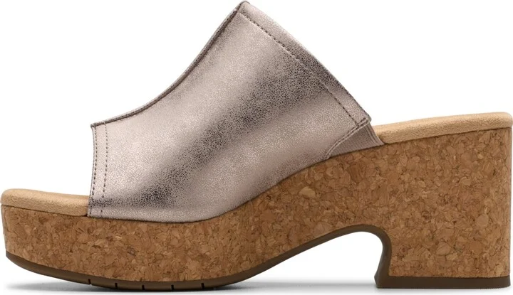 Clarks Collection Women's Nerisa Vine Wedge Sandals - Image 3