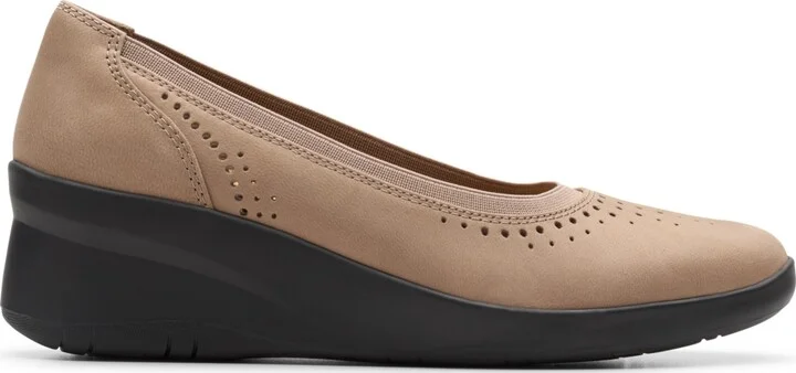 Clarks Collection Women's Suttyn Kaylie Slip-On Shoes - Image 2
