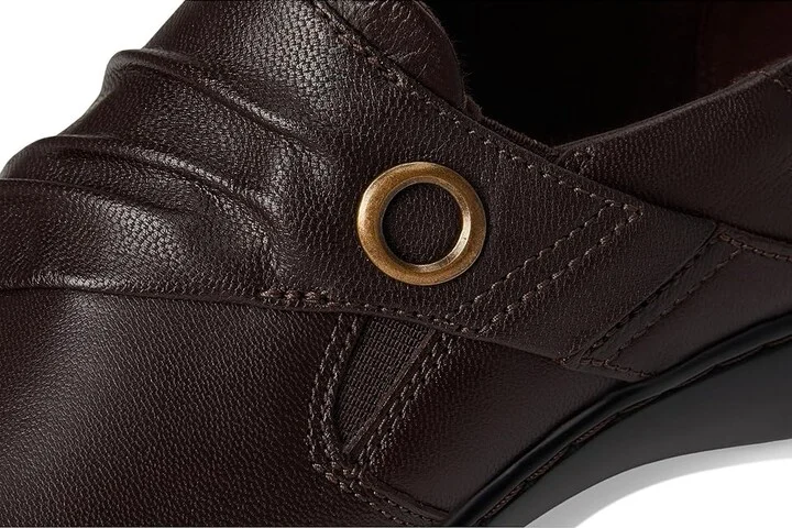 Clarks Cora Aubrie Women's Flat Shoes Dark Brown Leather : 5 B - Medium - Image 7
