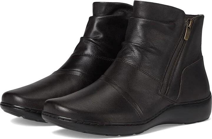 Clarks Cora Pace Women's Boots Chocolate Leather : 5.5 B - Medium, Leather/Rubber