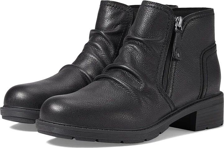 Clarks Hearth Dove Women's Boots Black Leather : 9 B - Medium, Synthetic/Textile