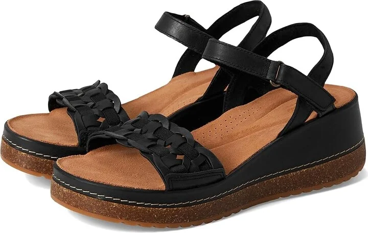 Clarks Kassanda Bar Women's Sandals Black Leather : 9 C - Wide, Suede