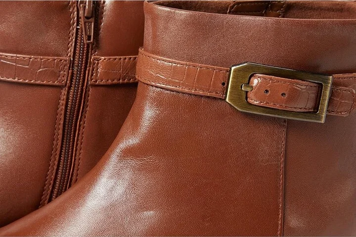 Clarks Maye Grace Women's Boots Tan Leather : 6.5 B - Medium - Image 5