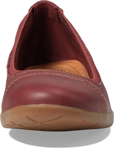 Clarks Meadow Opal Women's Flat Shoes Chestnut Leather : 6 D - Wide - Image 2