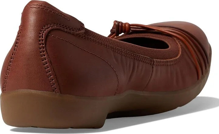 Clarks Meadow Rae Women's Flat Shoes Tan Leather : 8 B - Medium - Image 4