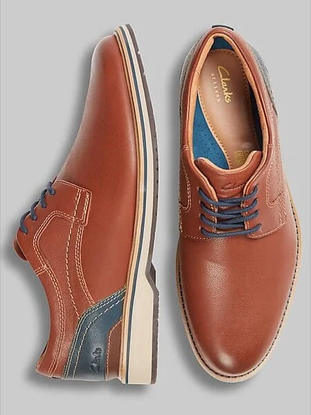 Clarks Men's Monahan Plain Toe Oxfords Tan