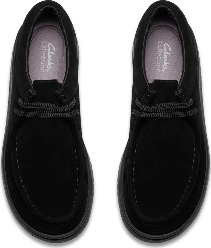 Clarks Men's RelaxLite Low Casual Slip On Sneakers - Image 4