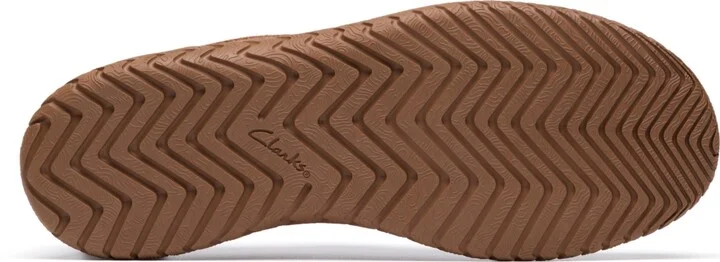 Clarks Men's RelaxLite Low Casual Slip On Sneakers - Image 11