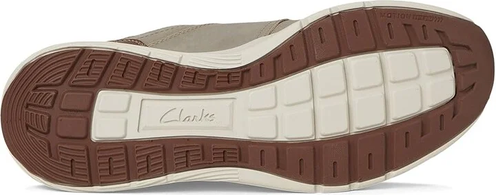 Clarks Motion Trek Plain Toe Men's Lace-up Boots Taupe Combi Nubuck : 7 EE - Wide, Leather - Image 3