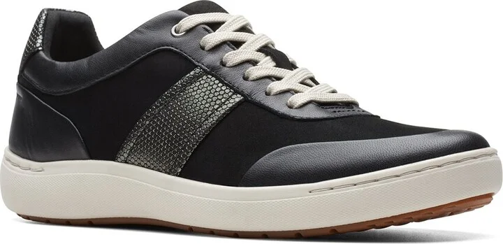 Clarks Nalle Fern Leather Flat