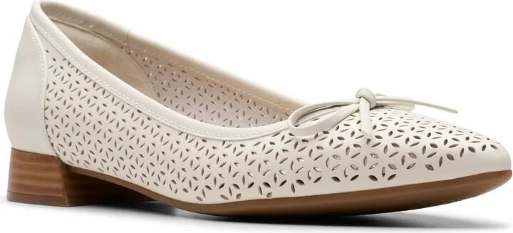 Clarks Natalyn Step Flat
