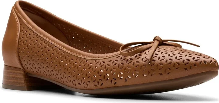 Clarks Natalyn Step Flat