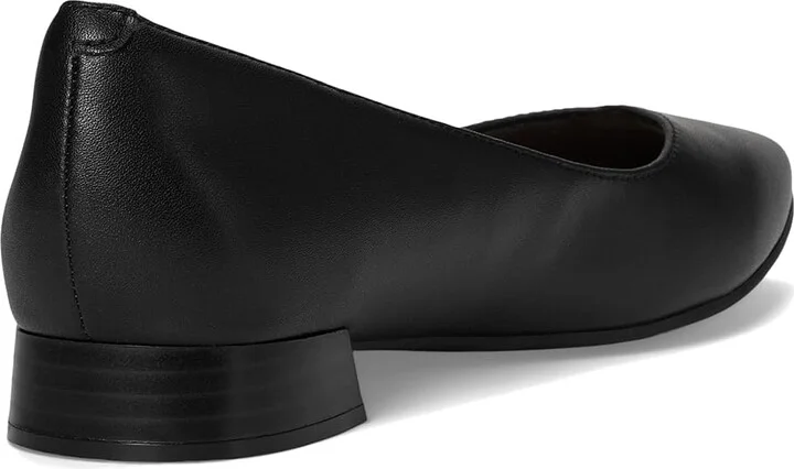 Clarks Natalyn Wish Women's Flat Shoes Black Leather : 9 D - Wide, Leather/Mesh/Rubber - Image 4