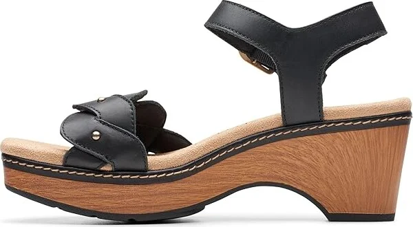 Clarks Seannah Way Women's Sandals Black Leather : 6 B - Medium, Leather/Rubber - Image 5