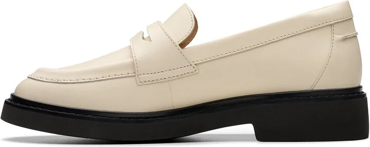 Clarks Splend Edge Leather Flat - Image 2