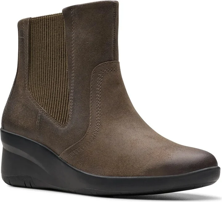 Clarks Suttyn Rae Wedge Bootie