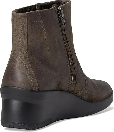 Clarks Suttyn Rae Women's Boots Slate Leather : 6.5 D - Wide, Leather/Rubber - Image 4