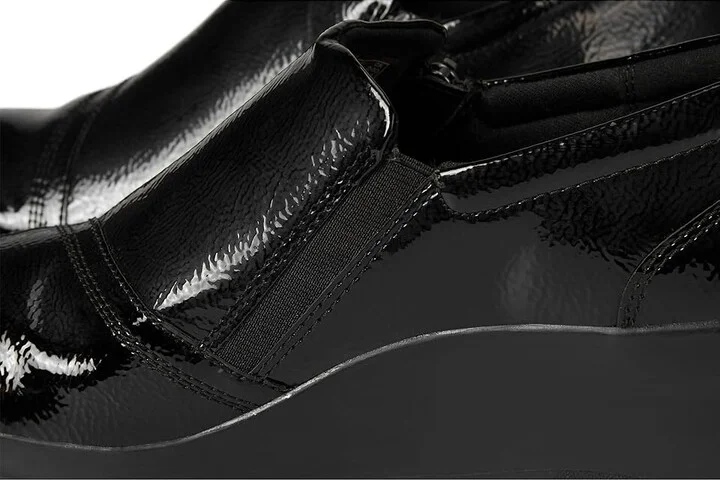 Clarks Suttyn Zip Women's Flat Shoes Black Crinkle Patent Synthetic : 12 B - Medium, Leather/Rubber - Image 7