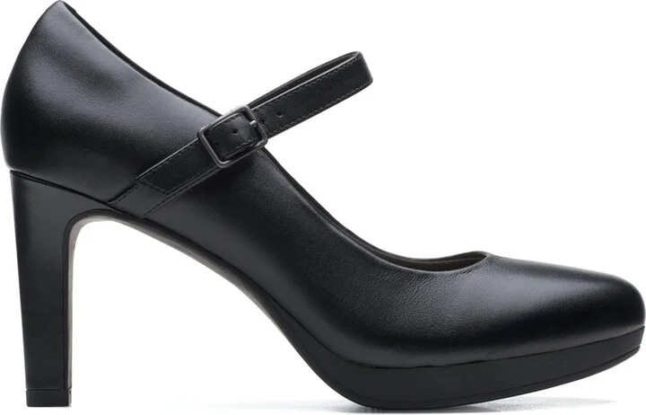 Clarks Women's Ambyr Shine Pump Black Size: 8 US