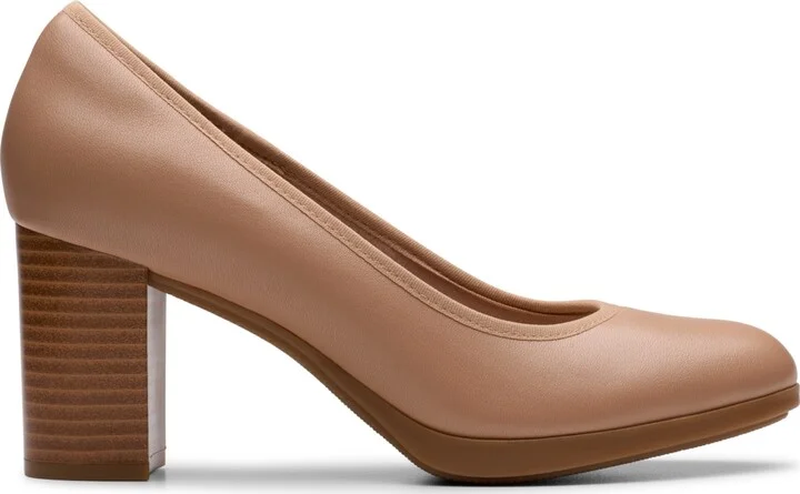 Clarks Women's Bayla Carly Slip-On Pumps - Image 2