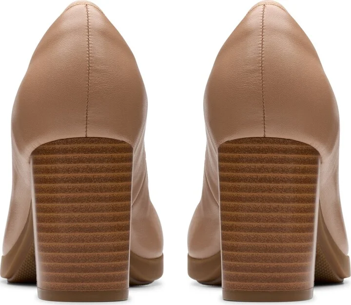 Clarks Women's Bayla Carly Slip-On Pumps - Image 3