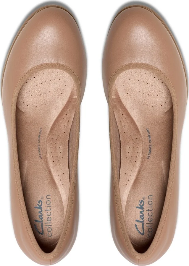 Clarks Women's Bayla Carly Slip-On Pumps - Image 4