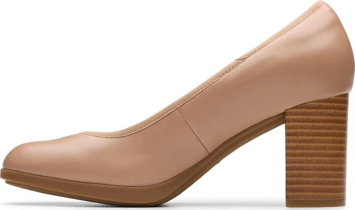 Clarks Women's Bayla Carly Slip-On Pumps - Image 5