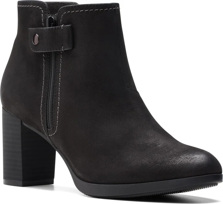 Clarks Women's Bayla Glow Fashion Boot