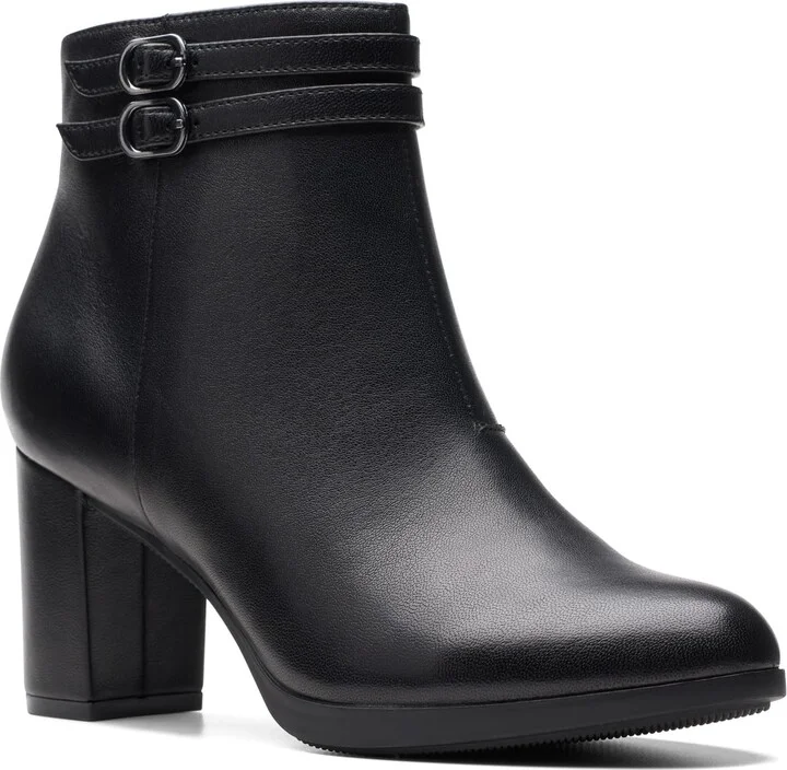 Clarks Women's Bayla Light Fashion Boot