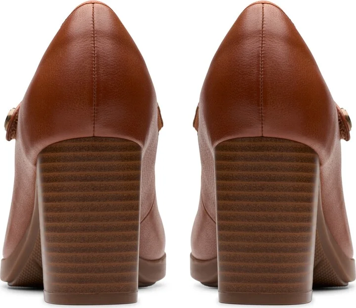 Clarks Women's Bayla Lily Riptape Dress Pumps - Image 7