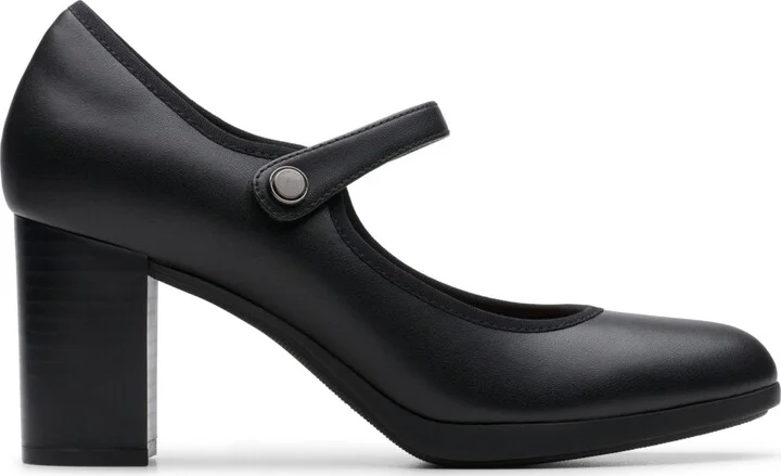 Clarks Women's Bayla Lily Round Toe Pumps - Image 2