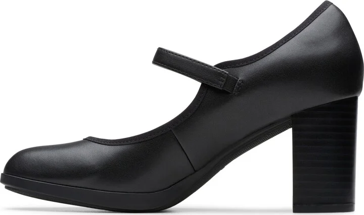 Clarks Women's Bayla Lily Round Toe Pumps - Image 5