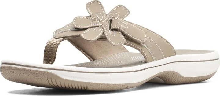 Clarks Women's Brinkley Flora Cloudsteppers Flip-Flop
