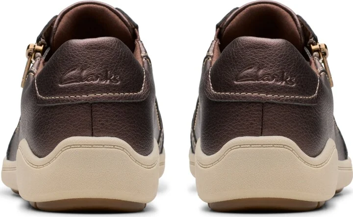 Clarks Women's Bryianne Bayla Round Toe Sneakers - Image 3